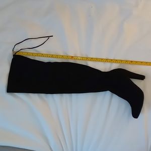 STEVE MADDEN OVER THE KNEE BOOTS, SIZE 9 MEDIUM, LIKE NEW CONDITION